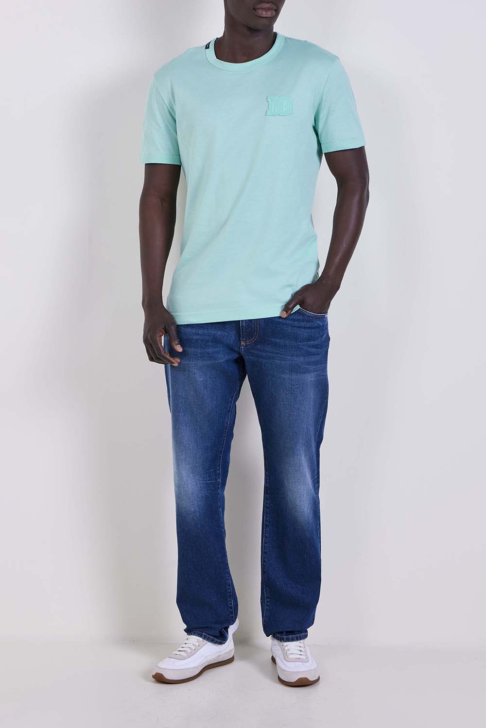 חולצת טי בגזרה ישרה